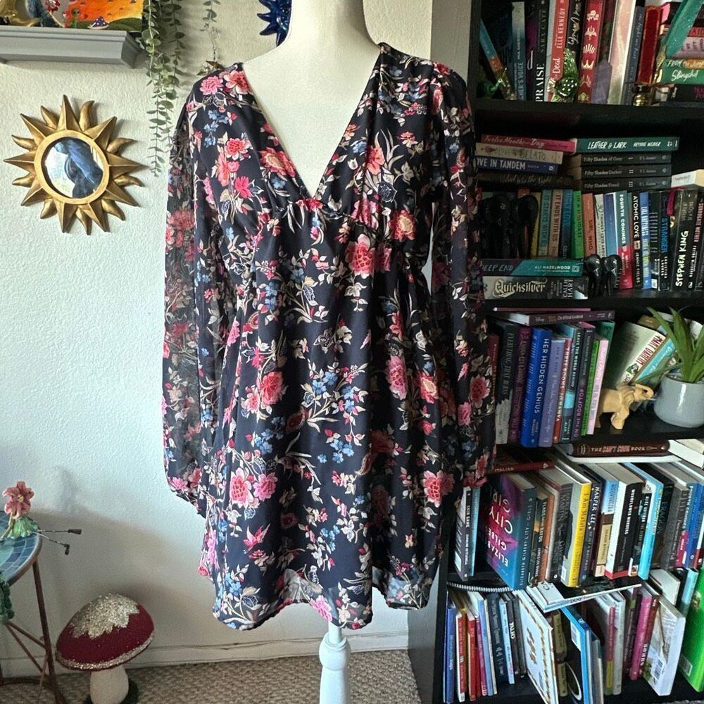 Mi Ami Size Medium Navy Blue Floral Print Long Sleeve Dress Chiffon
